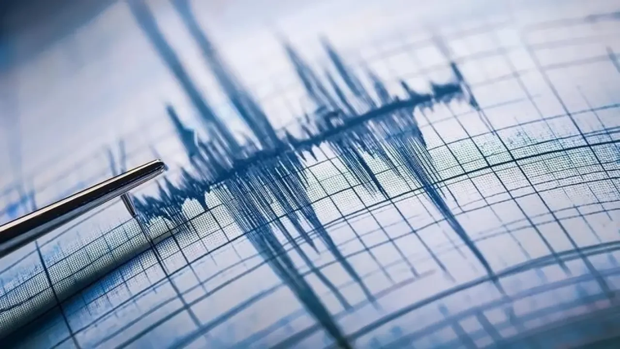 İzmir Körfezi’nde 3.2’lik Deprem! Uzmanlardan Artçı Uyarısı Geldi 3