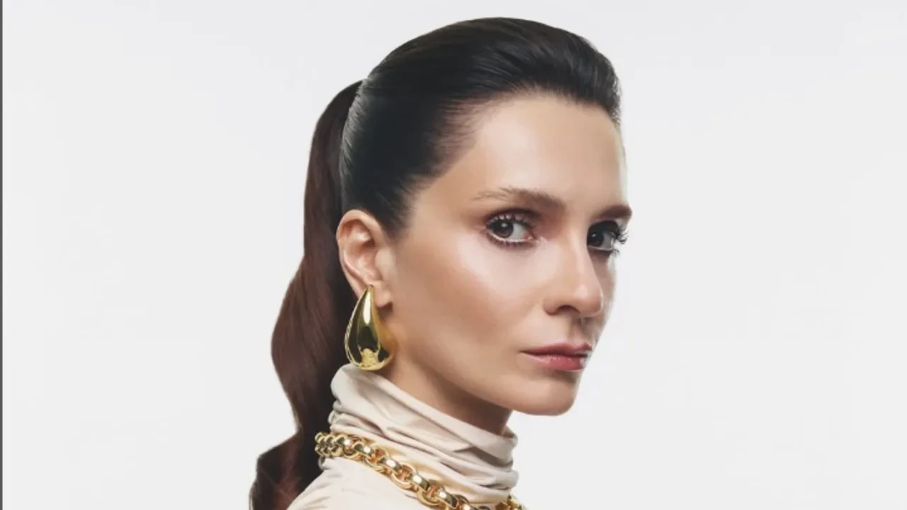 Çiçeği Burnunda Anne Meriç Aral Karakola Giderken Süt Pompası İstedi