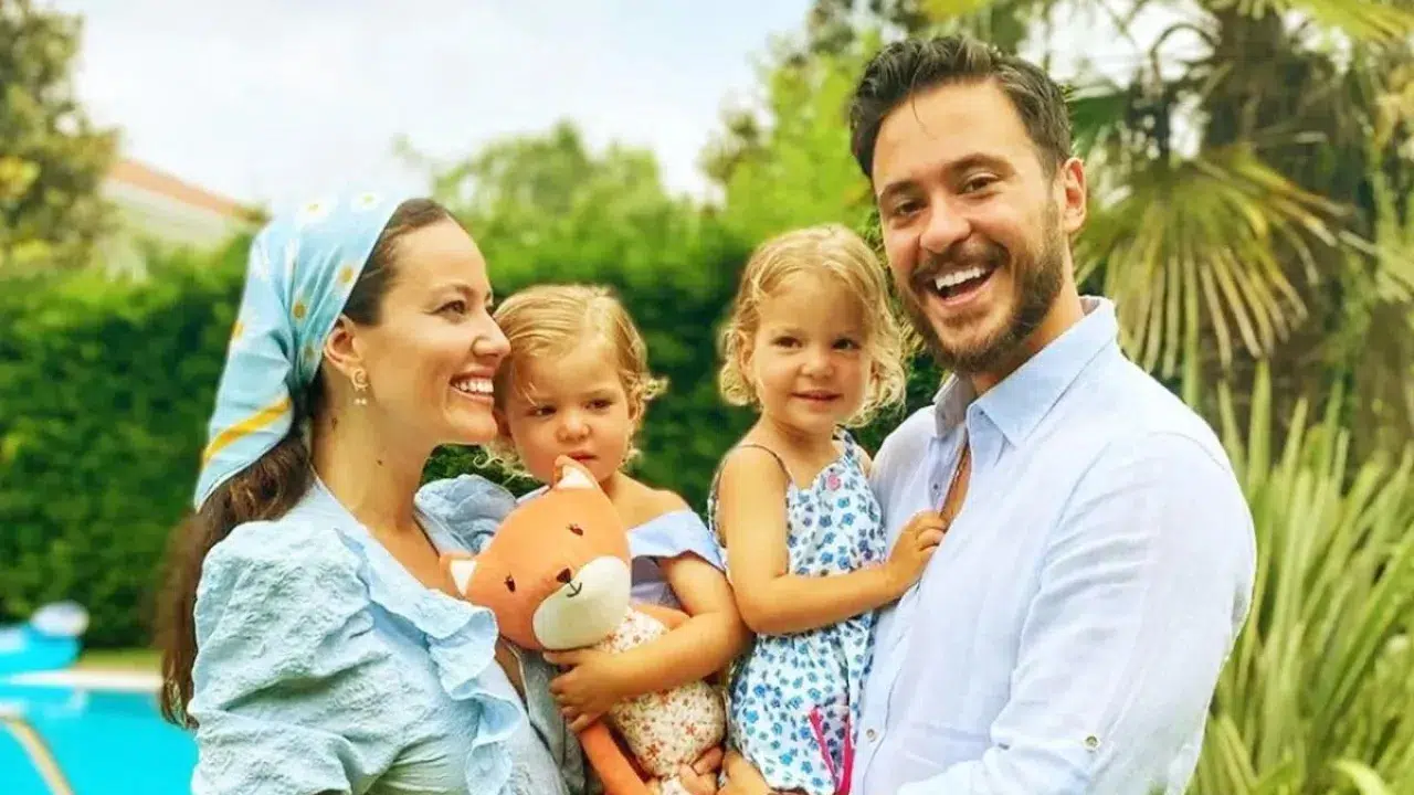 Pelin Akil ve Anıl Altan'ın Boşanmadıkları İddia Edildi! Her Şey Vize İçinmiş