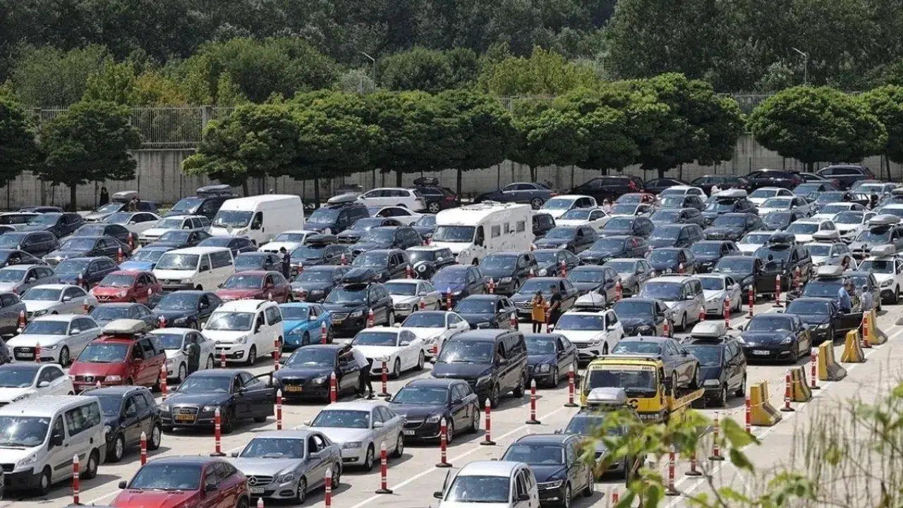 Gümrük Kapılarında Yeni Dönem: Yerli Araç Geçişleri Dijital Sistemle Hızlanıyor!