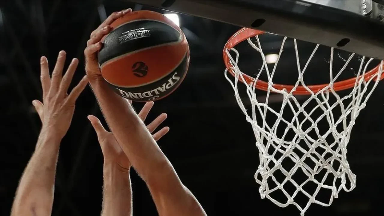 EuroLeague’de En İyi 5'i Belli Oldu! Nigel Hayes-Davis Sezonun En İyi 5'inde!