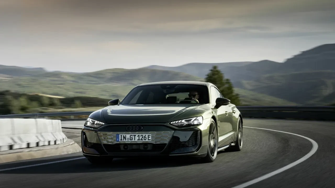 Audi RS GT e-tron Sahneye Çıktı: 1.000 Beygir Güçle Yeni Performans Çağı Başlıyor!
