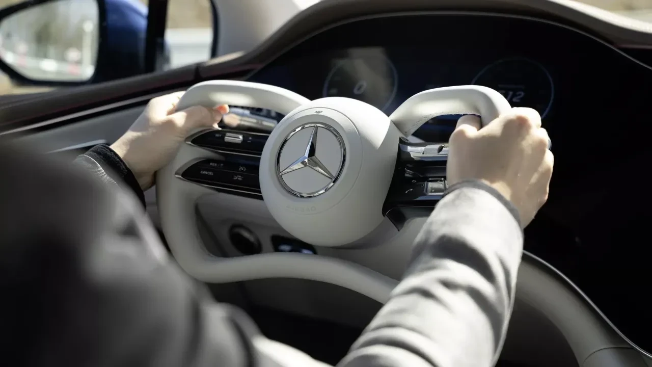 Mercedes’ten Direksiyon Devrimi: 2026'da Elektronik Lövye ile Yeni Sürüş Çağı Başlıyor