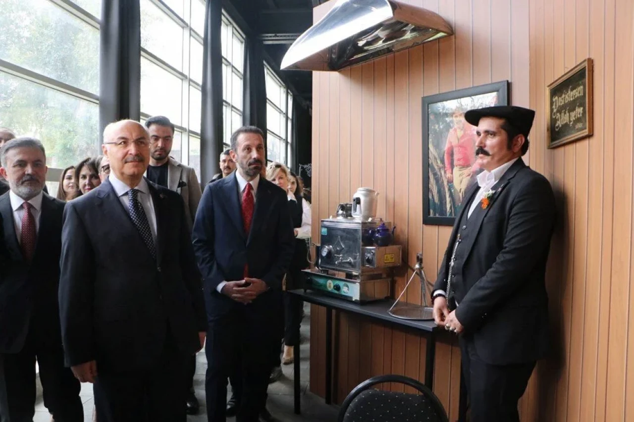 Ferdi Tayfur, Memleketinde Anıldı: Sabahçı Kahvesi Sergisi Açıldı