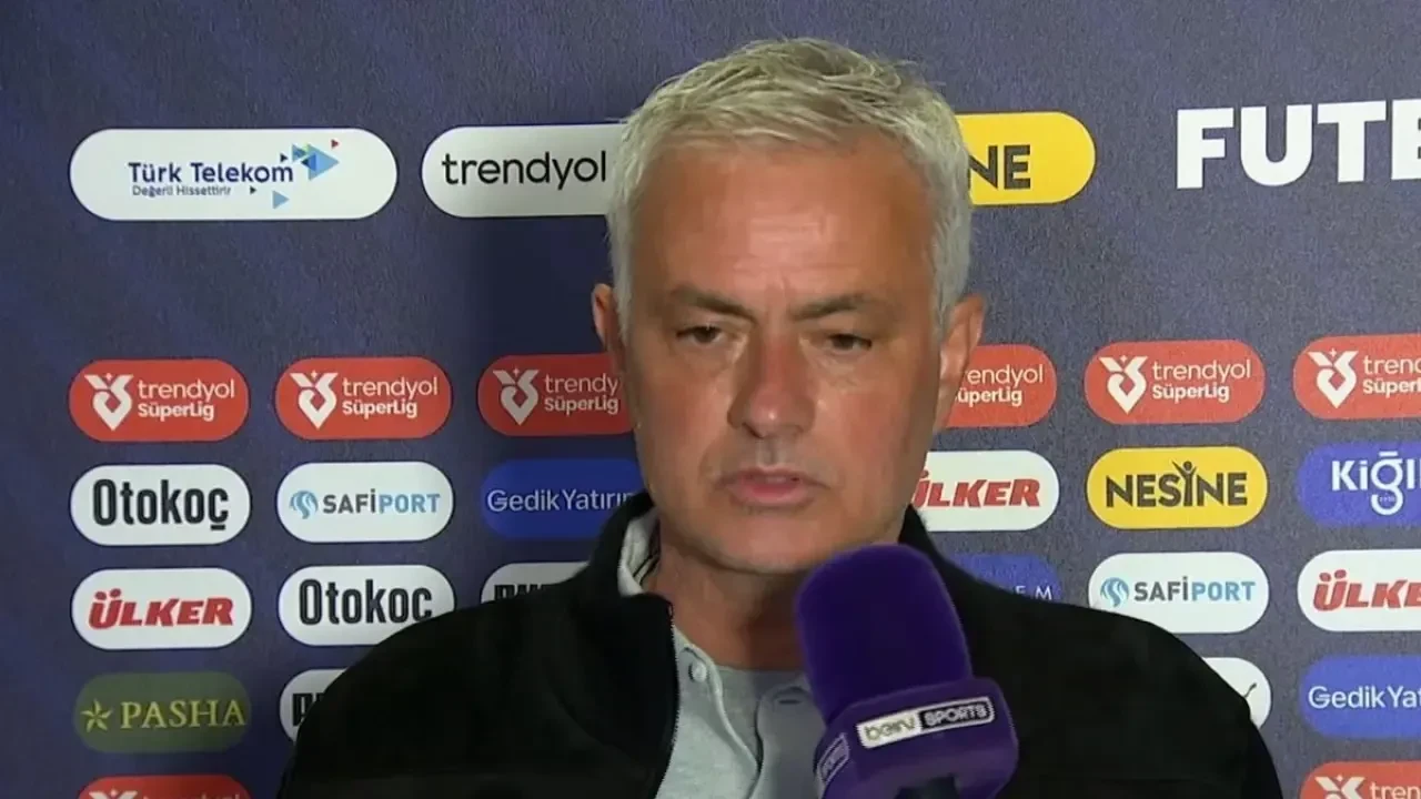 Mourinho’dan Maç Sonu Sinir Patlaması: Kayserispor Sorusu Krize Yol Açtı!