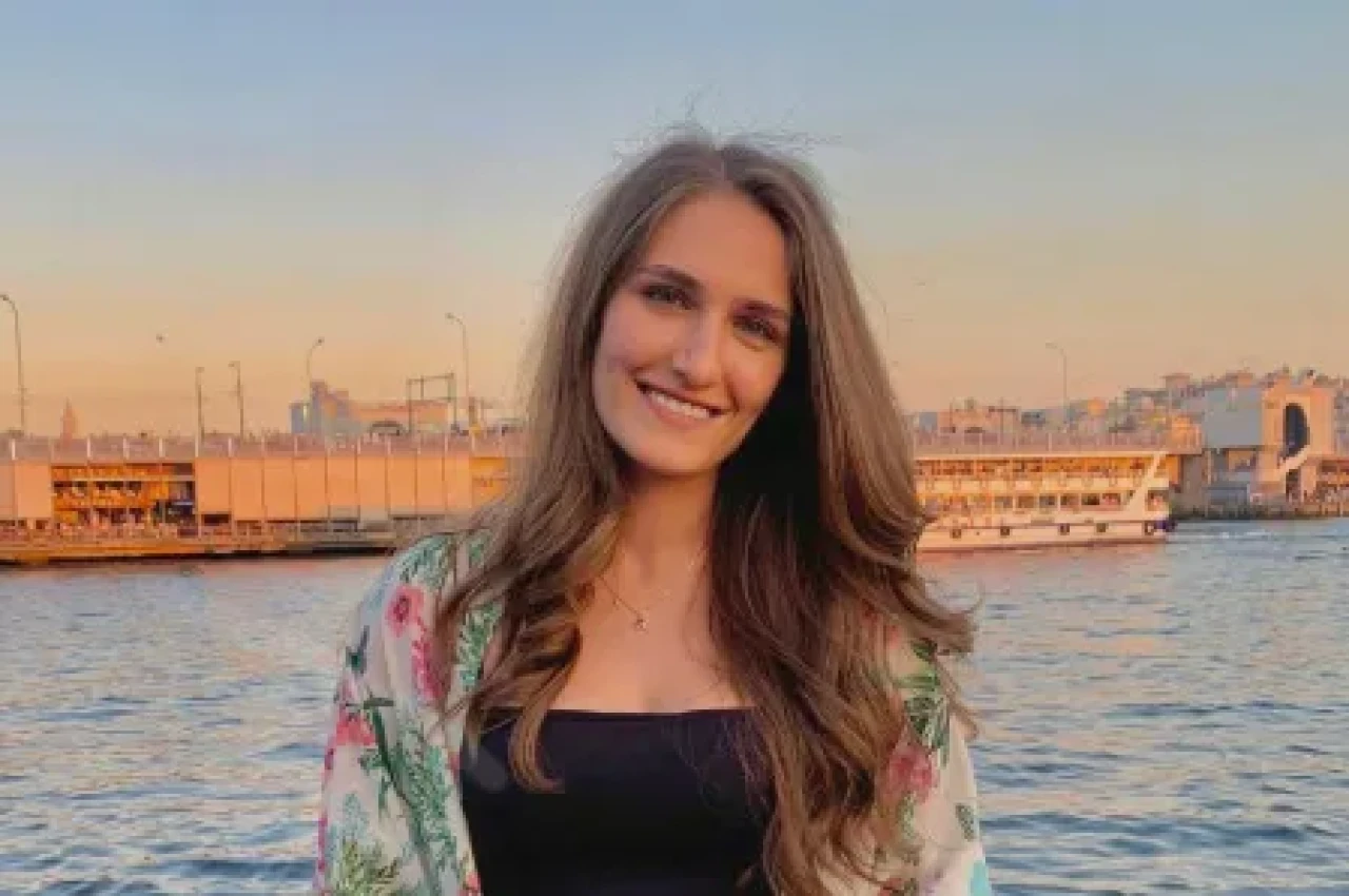 Rezzan Yetiş Kimdir? Kaç Yaşında, Nereli, Mesleği Ne, Evli Mi, Eşi Kim, Instagram Hesabı ve Özel Hayatı