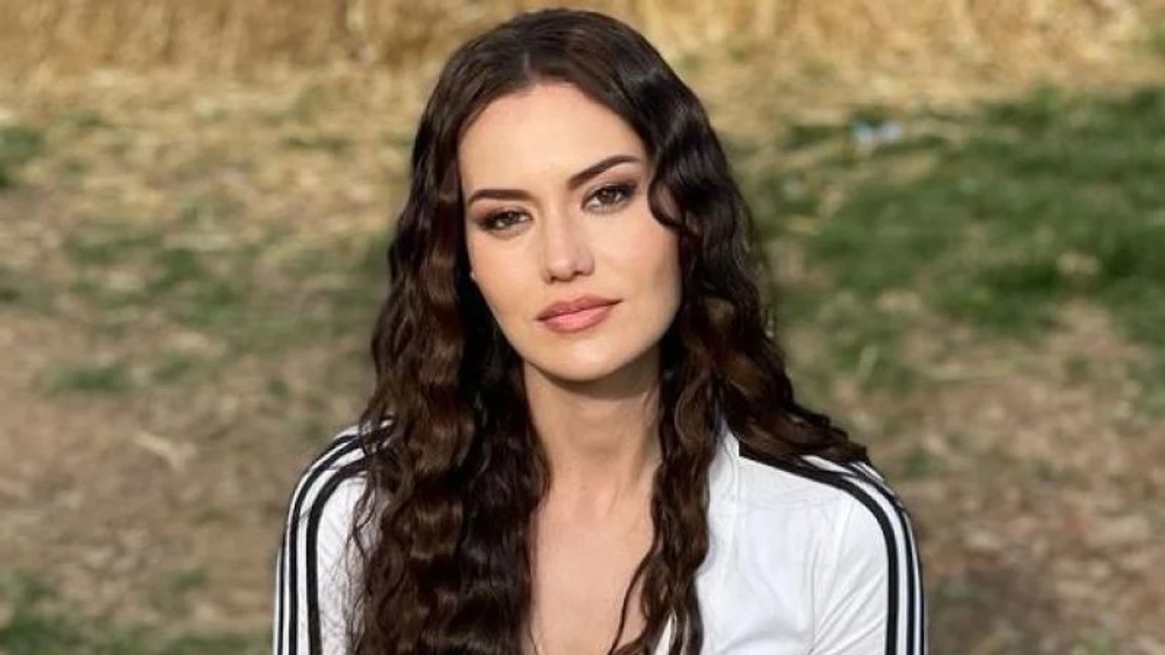 Fahriye Evcen, Küçük Oğlu Kerem ile Poz Verdi: "Parlayan Yıldızım"