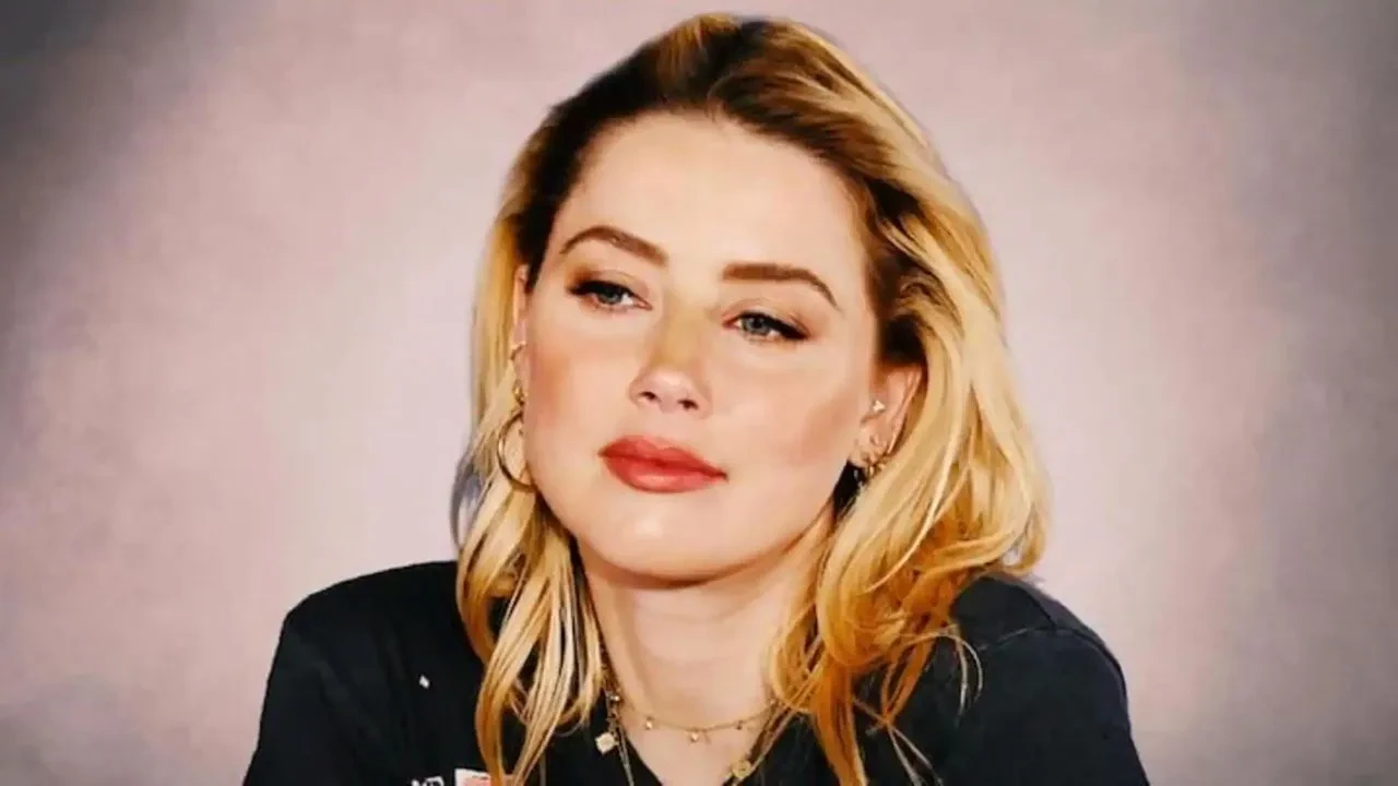 Johnny Depp ile Yaşadıkları ile Gündem Olan Amber Heard Anneliğini Paylaştı