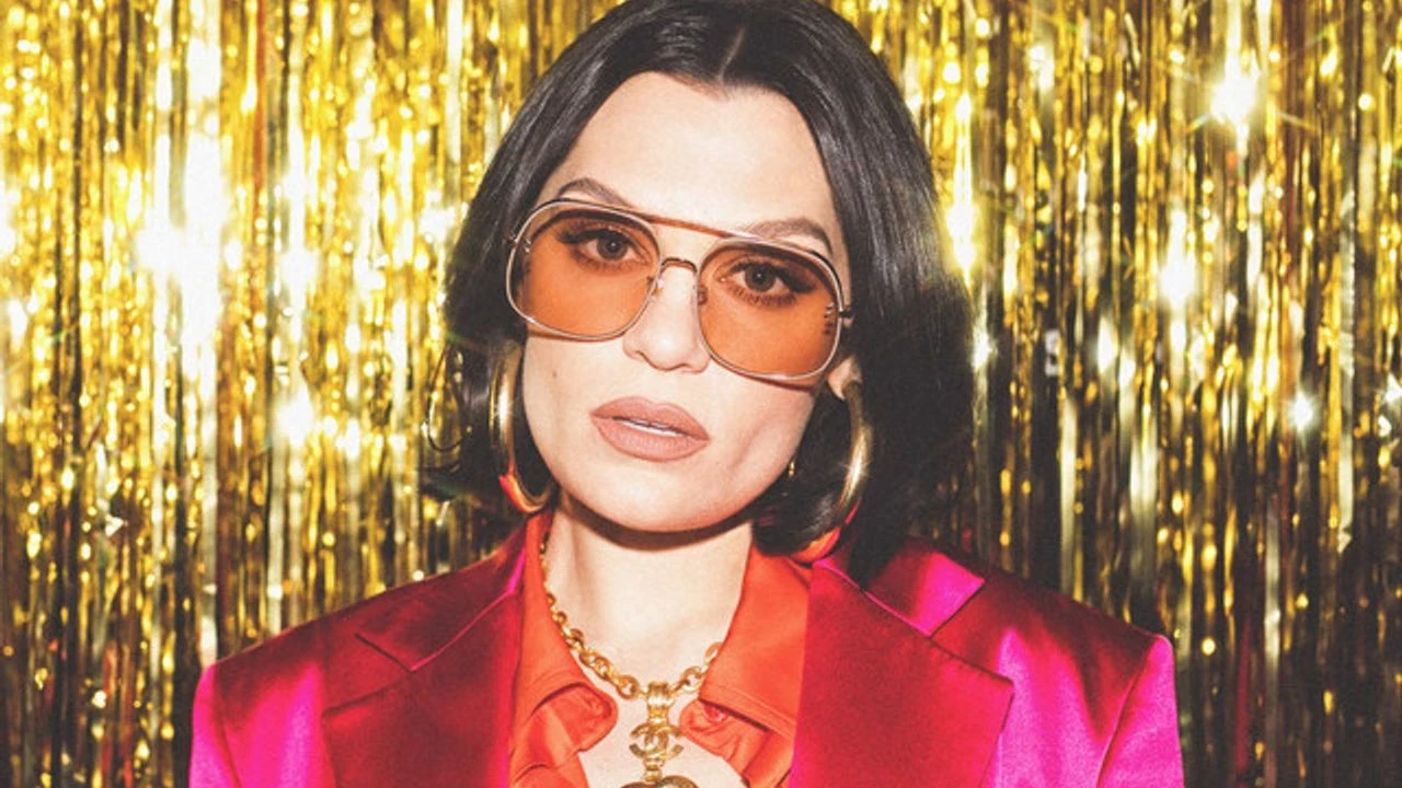 Kansere Yakalanan Jessie J Gözyaşlarıyla Son Konserinde Veda Etti!