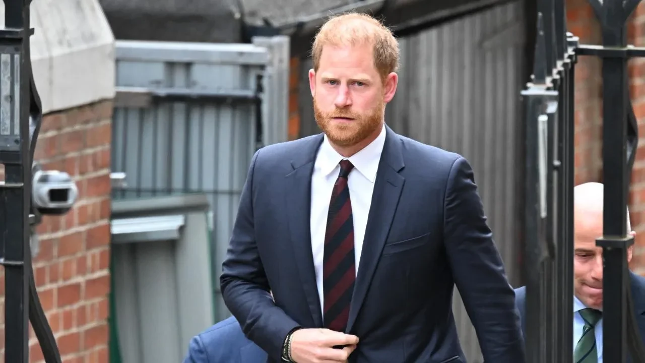 Prens Harry, Çocuklarının Soyadını Prenses Diana'nın Soyadı ile Değiştirmek İstiyor