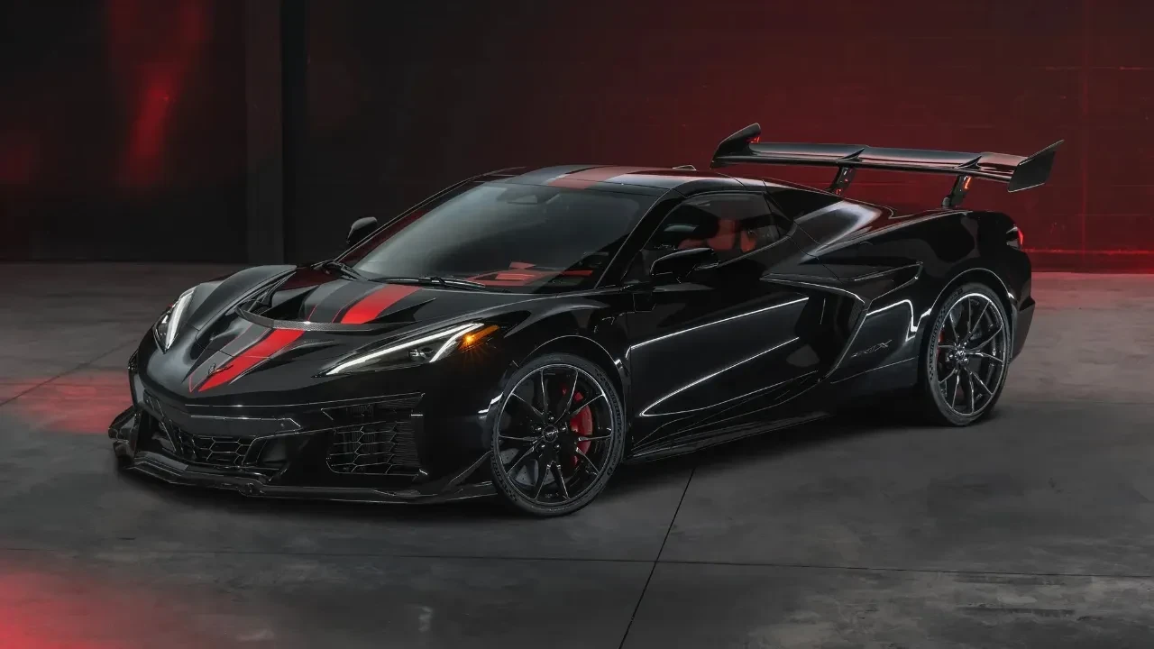 Chevrolet Corvette ZR1X Sahneye Çıktı: 0’dan 100’e 2 Saniyeden Kısa Sürede Ulaşıyor!