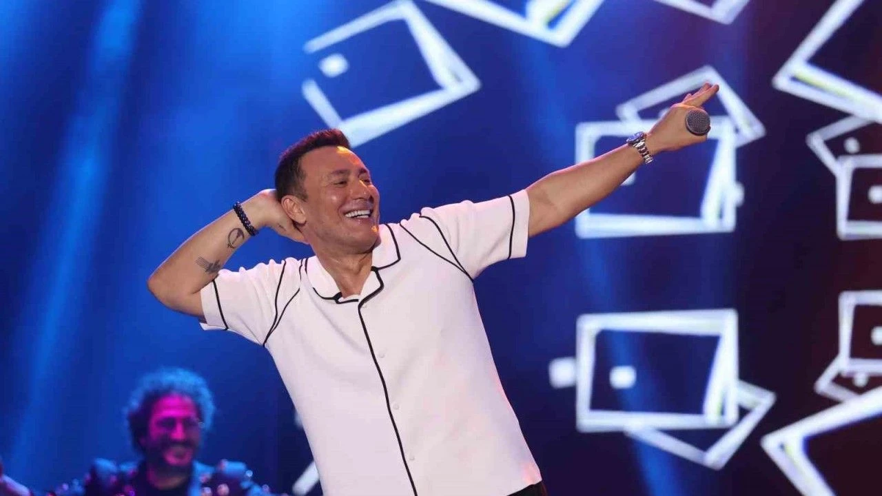 Mustafa Sandal Hastalığını Açıkladı: "Düşünürken 'Lak' Diye Saçımı Koparıyordum"