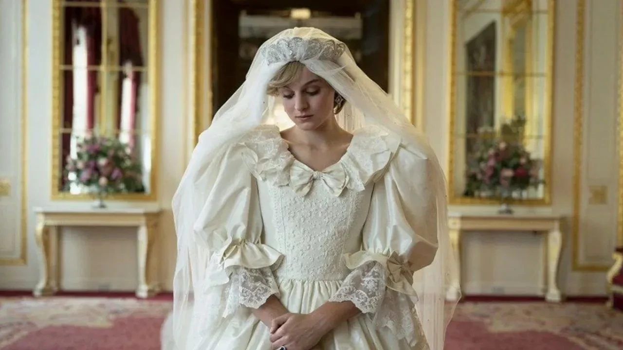 The Crown’ın Prenses Diana’sı Emma Corrin, Tatil İçin Bodrum’u Seçti!