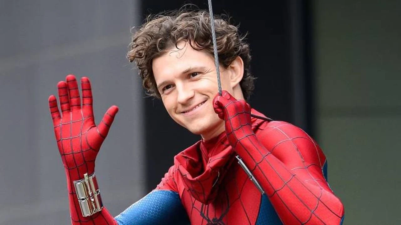 Tom Holland, "Örümcek Adam: Yepyeni Bir Gün" Setinde Talihsiz Kaza Geçirdi