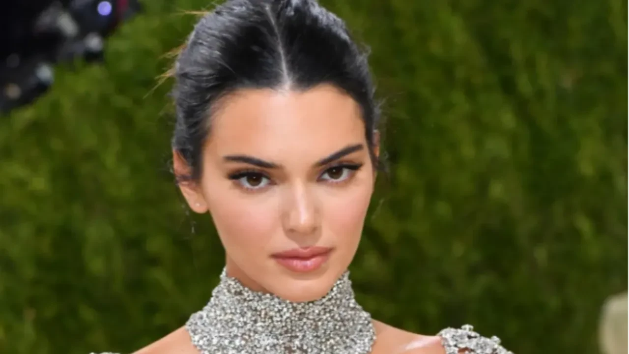 Kendall Jenner Şöhretli Hayatını Geride Bırakmak İstiyor
