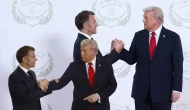 Trump ve Macron'un Tokalaşmasındaki Gergin Anlar Dudak Okuma ile Çözümlendi!