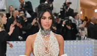 Kim Kardashian Bekarlığa Alıştı: "Yatağınızı Bile Biriyle Paylaşmak Cazip Gelmiyor''