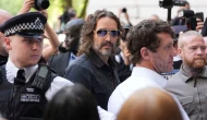 Russell Brand, Cinsel Saldırı Suçlamalarıyla Mahkemeye Çıktı: Tahliye Edildi