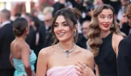 Hande Erçel Cannes’da Kırmızı Elbisesiyle Büyüledi!