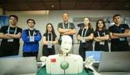 Liseli Gençlerden İşitme Engelliler İçin Devrim: İşaret Dili Bilen Robot Geliştirdiler!