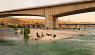 Piknik keyfi kabusa dönüyordu: Fırat Nehri'nde mahsur kalan 8 kişi ölümden döndü