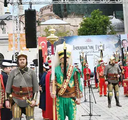 İstanbul'un fethinde 573 yıllık gurur: Tarihi yarımadada dev kortej