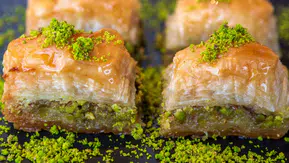 Hürmüz Boğazı'ndaki gerilim baklava fiyatlarını vurdu: Hammadde krizinde yüzde 20 zam alarmı