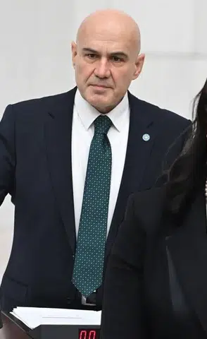 Turhan Çömez TBMM'deki "Ulak" Tartışmasının Ardından Ölüm Tehdidi Aldı!