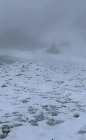 Manisa’da şaşırtan manzara: Mayıs ayında Spil Dağı’na lapa lapa kar yağdı