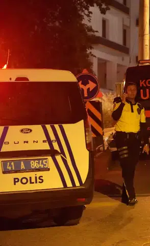 Mutfakta yemek pişerken büyük gürültü koptu: Şans eseri kurtuldular, ev tahliye edildi