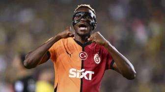 Galatasaray Taraftarından Osimhen'e Sosyal Medya Çıkarması! "Stay With Us Osimhen"