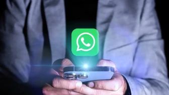 WhatsApp’tan Yapay Zeka Hamlesi: Kişisel Duvar Kağıtları Dönemi Başlıyor!