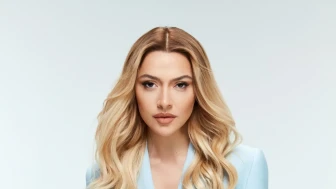 Hadise ve Hollywood Yıldızı Joey King ile Dans Etti!