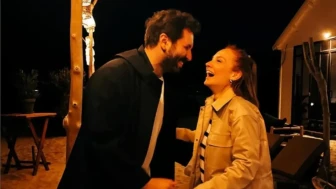 Ünlü Oyuncu Başak Gümülcinelioğlu Bebeğinin Cinsiyetini Açıkladı