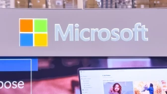 Microsoft, 40 Yıllık Mavi Ölüm Ekranını Siyah Tasarımla Değiştiriyor