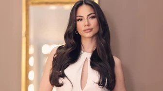 Demet Özdemir Tatil Pozlarıyla Sosyal Medyayı Salladı