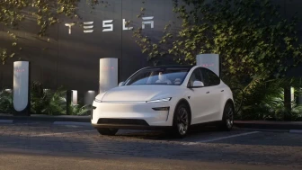 Tesla'dan Tarihi Teslimat: Sürücüsüz Araç İlk Kez Tek Başına Sahibine Ulaştı