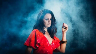 Lana Del Rey'den Gazze İçin Duygusal Mesaj: “Her Gün Filistin İçin Dua Ediyorum”