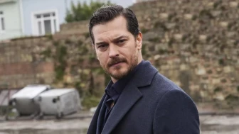 Çağatay Ulusoy'dan Yeni İmaj: Tatil Öncesi Değişimi Sosyal Medyayı Salladı