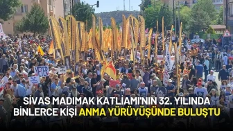 Sivas Madımak Katliamı'nın 32. Yılında Binlerce Kişi Anma Yürüyüşünde Buluştu