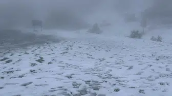 Manisa’da şaşırtan manzara: Mayıs ayında Spil Dağı’na lapa lapa kar yağdı