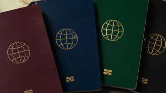 Pasaportunuzun rengi tesadüf değil: İşte ülkelerin o dört rengi seçme sebebi