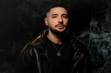 Sahne ışıkları karardı, kelepçeler takıldı: Ünlü rapçi konser sırasında gözaltına alındı