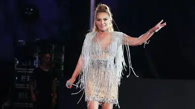 Demet Akalın İbrahim Tatlıses'in Şarkısını Söyledi: Sosyal Medyanın Diline Düştü!