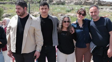 Uzak Şehir Dizisinin Yapımcısından Narlı Köyü'ne Fen Laboratuvarı Desteği