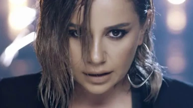 Merve Özbey’den Adana’da Tarihi Konser! 100 Bin Kişi Aynı Anda Söyledi
