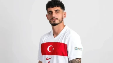 Milli Futbolcu Samet Akaydın ile Oyuncu ile Nişanlandı! "Evet" Paylaşımı Sosyal Medyayı Salladı