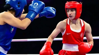 Buse Naz Çakıroğlu, Dünya Boks Şampiyonası’nda Çeyrek Finale Yükseldi