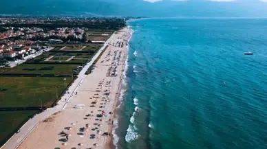 Kuşadası Sevgi Plajı'nda facia: Dev dalgalara kapılan 12 kişiden 3'ü hayatını kaybetti