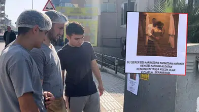 Tartıştığı Kişinin Fotoğraflarını Afiş Yaptırıp Astı! “Kızlarınızı Bu Adamdan Uzak Tutun”